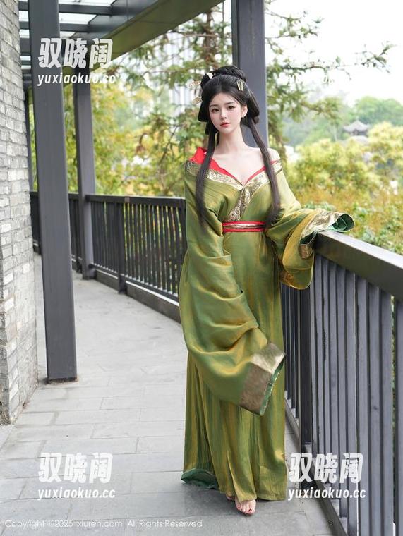 秀人网 - 敢不大胆一点？易阳Silvia的御姐作品，居然还卖的是免费！