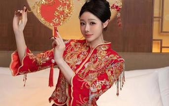 秀人网 - 言沫黑丝美腿展示的高清套图，让我觉得无意中打开了一扇小窗，竟然如此诱人。