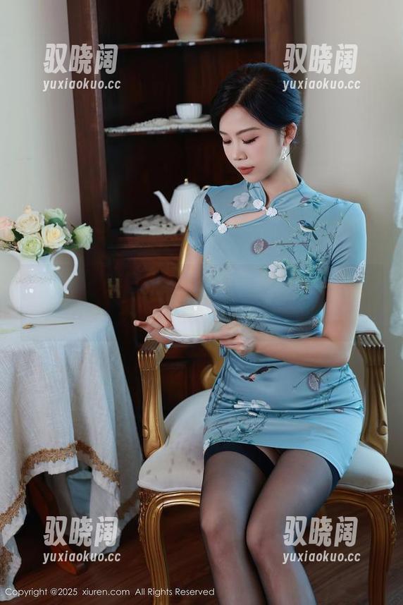 秀人网 - 眼镜和陈雅漫VICKY，这组合，活像是一场风中舞。
