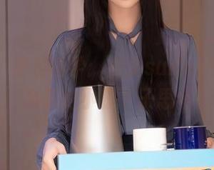 秀人网 - 裸足哲学：龙女sunny在精选作品里的小脚丫子思考