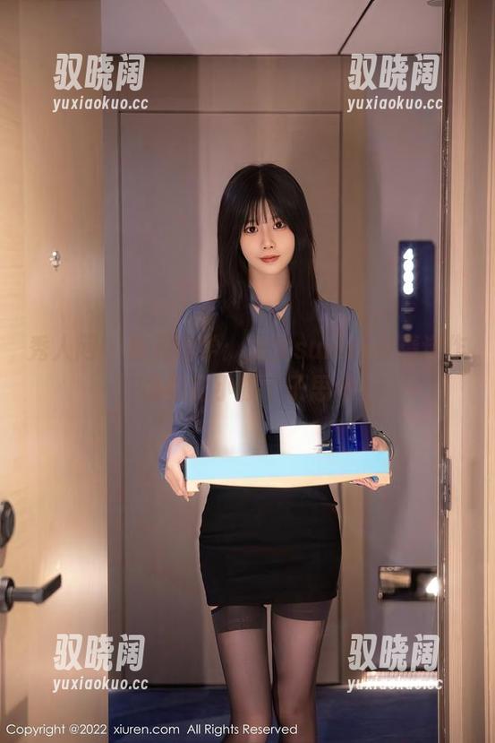 秀人网 - 裸足哲学：龙女sunny在精选作品里的小脚丫子思考