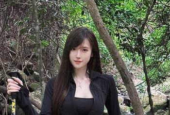 看腐团儿Ikaros在线运动，裙摆飞扬，那技巧拉得人心潮澎湃，运动员风范没错了！
