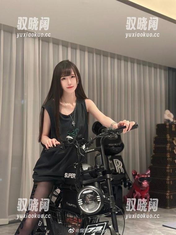 “用私拍给大家平复浮躁心情”——腐团儿Ikaros和樱岛麻衣，这图包里太牛了！