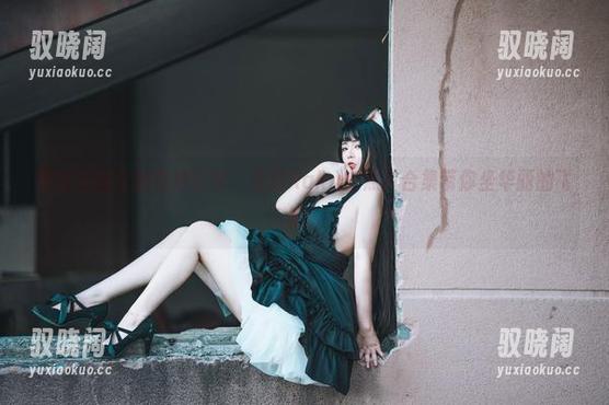 黑猫与魔女的奇妙日常，落落Raku的照片合集带你坐华丽的飞船！
