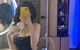 微密圈 - 不花钱也能看葛征！黑丝网洞袜搭配抹胸，那才叫绝配！