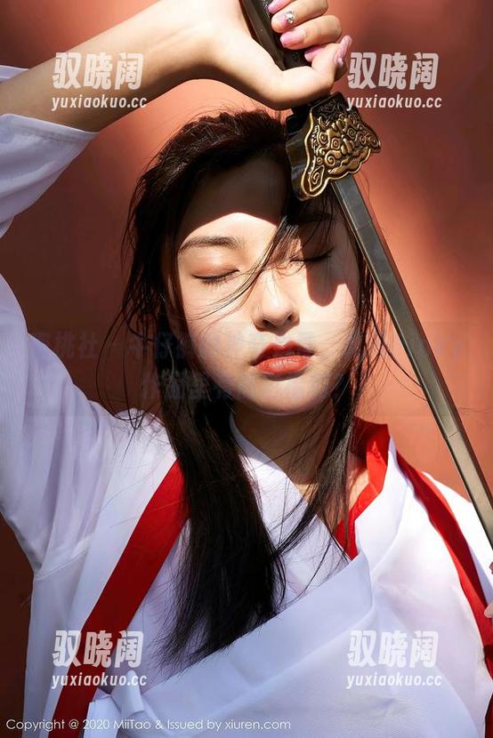 蜜桃社 - 牛仔裤的神奇力量，佩琦Pinky作品里有隐形福利？