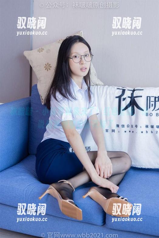 袜啵啵 - 小沫写真集来了！红色匡威，话说都被她穿出新花样了。