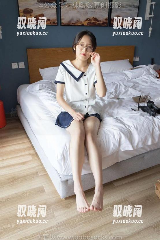 袜啵啵 - 套图里，小淳的白色写真，能不能给我点其他颜色的选择啊？