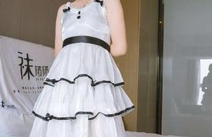袜啵啵 - 瑶瑶小仙女的JK制服，只看这美图，圣光我就不关心了
