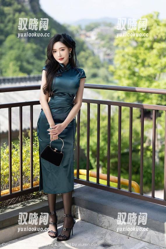 语画界 - 程程程：白色私房，恋爱中的色彩盲眼或许更美。