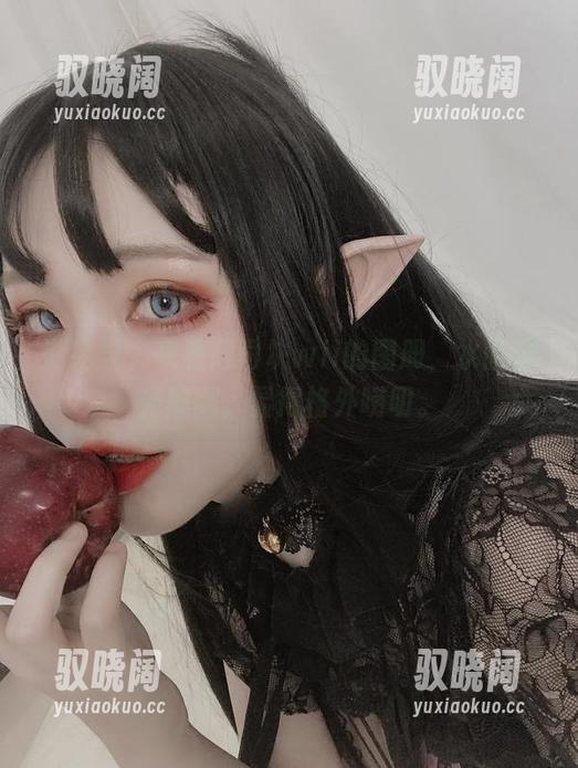 游完泳，来看起司块wii的图册，水面波光粼粼，显得格外唠叨。