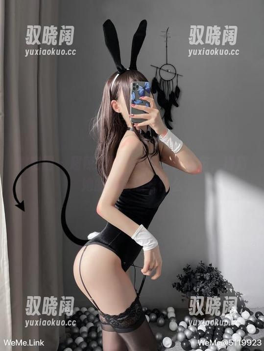 超辣的林一 微密圈 - 超辣的林一美脚合集发布,猜猜她的脚在思考什么