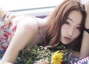 轰趴猫 - 重磅推荐：曲曲携天使写真集，精选到让你每天都想重新看一次！