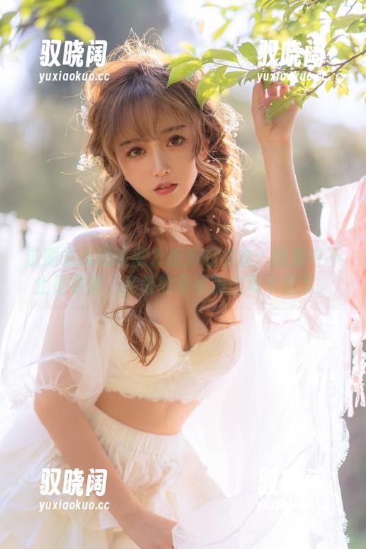 过期米线线喵魔力加持的皮衣：图集中不止是衣服，老板的表情堪比每个细节。