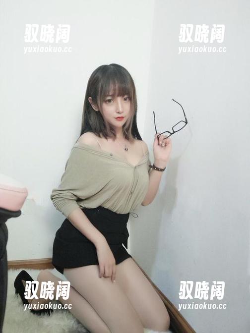 跟着过期米线线喵冲浪，图包里的自拍真是天上掉下来的网红！