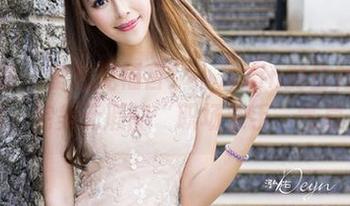青豆客 - 壁纸党福音：小九Vin的白衬衫原图，完美无瑕的“职场杀手”气息。
