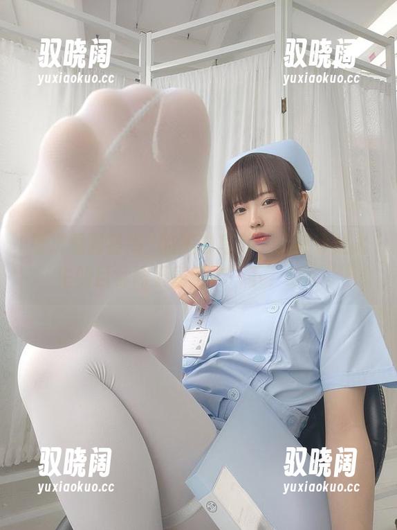 每次看到香川澪的美脚写真，我都感觉人生的目标需要重新定一下，哈哈。