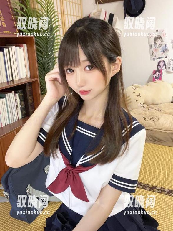 专属秘书cos大公开，魔物喵nigisa又让我们意想不到了，这画面太有趣！