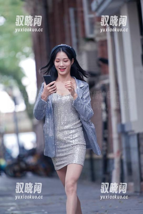 魔镜街拍 最新更新:魔镜街拍带来的搭讪包臀裙美女,凯恩出马,保你回头率飙升,保证没毛病!